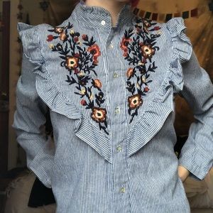 Frilly embroidered dress shirt
